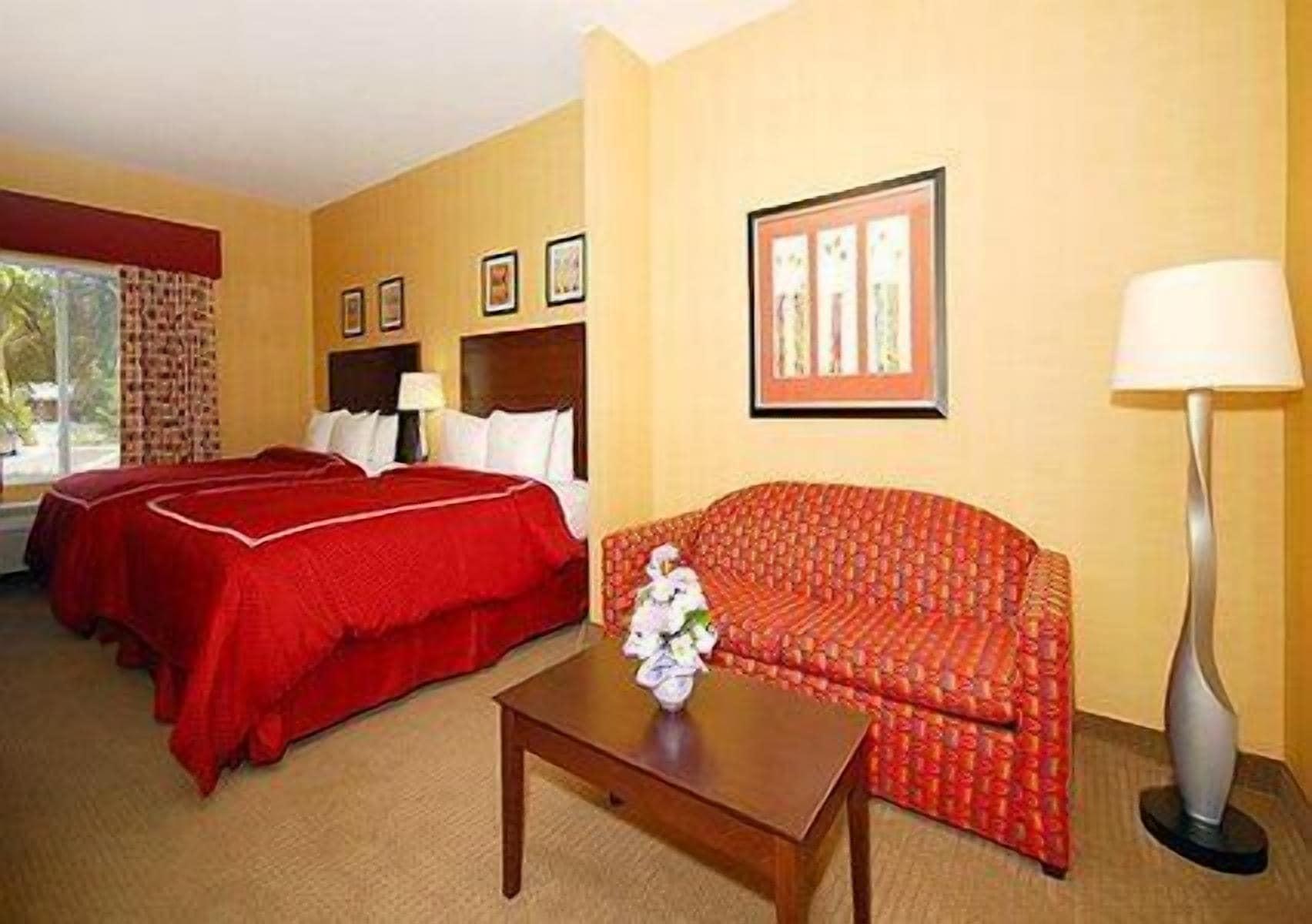 Quality Suites Stratford Bagian luar foto