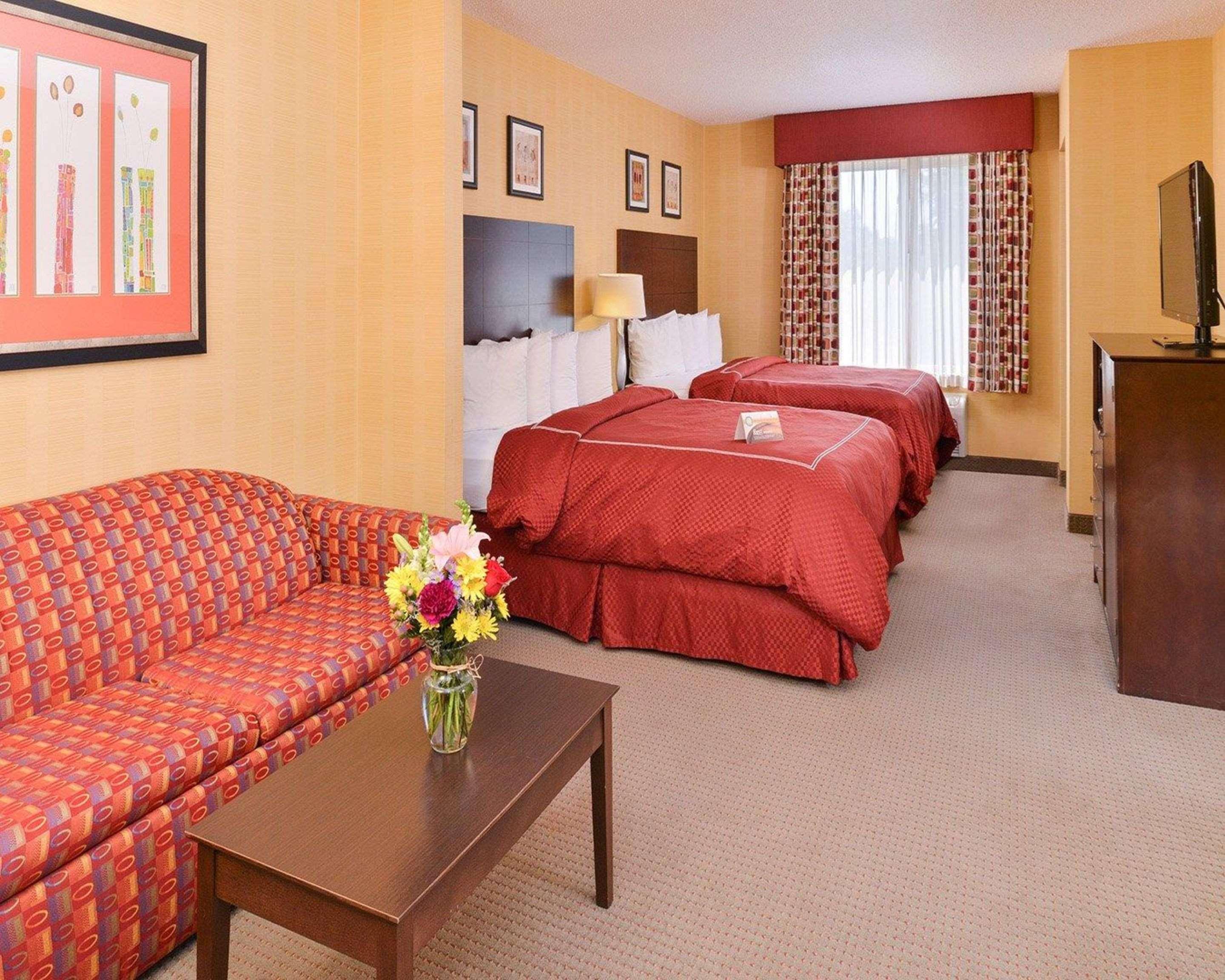 Quality Suites Stratford Bagian luar foto