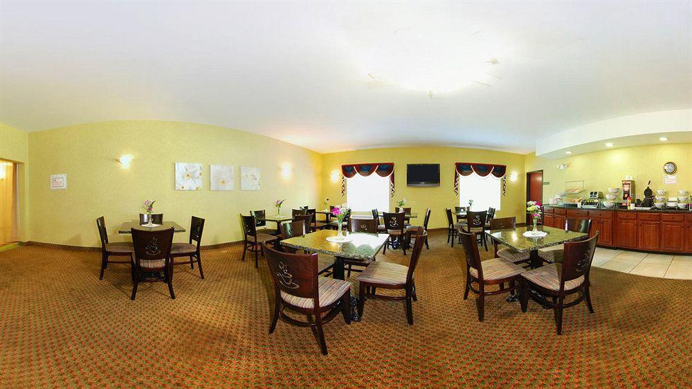 Quality Suites Stratford Bagian luar foto