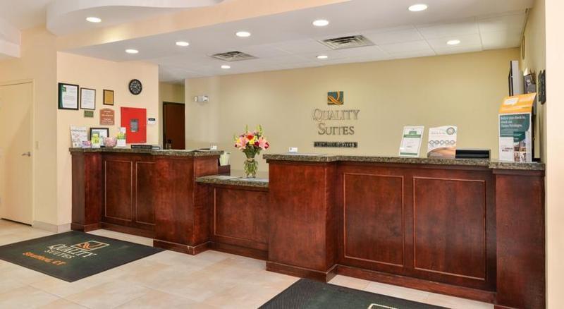 Quality Suites Stratford Bagian luar foto