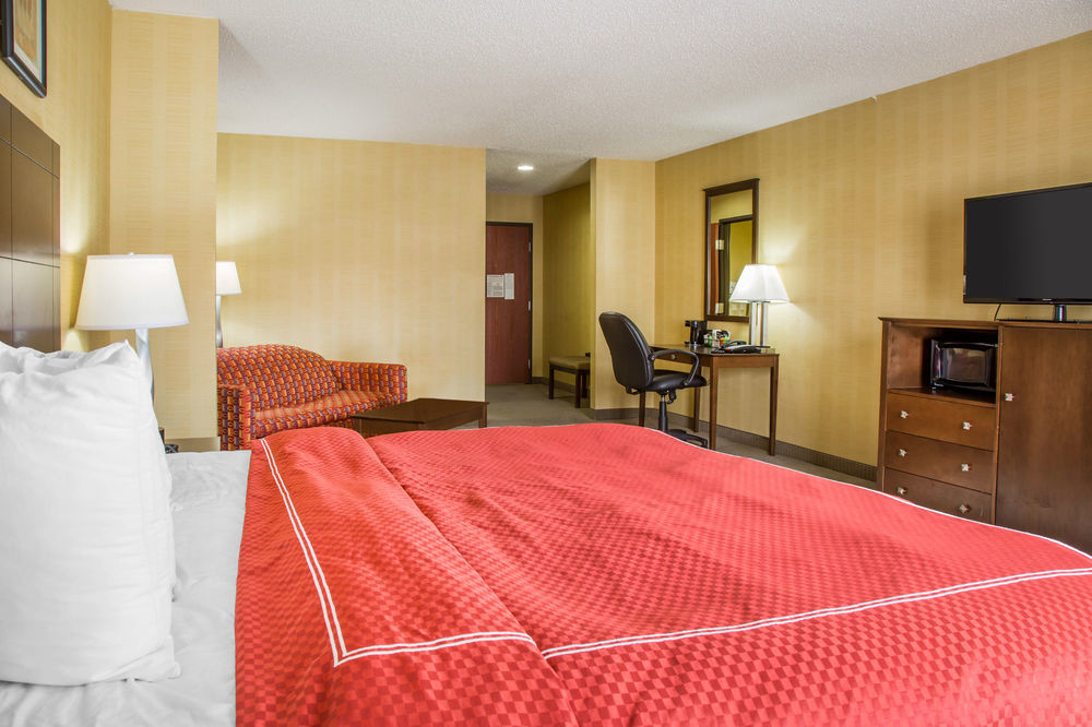 Quality Suites Stratford Bagian luar foto