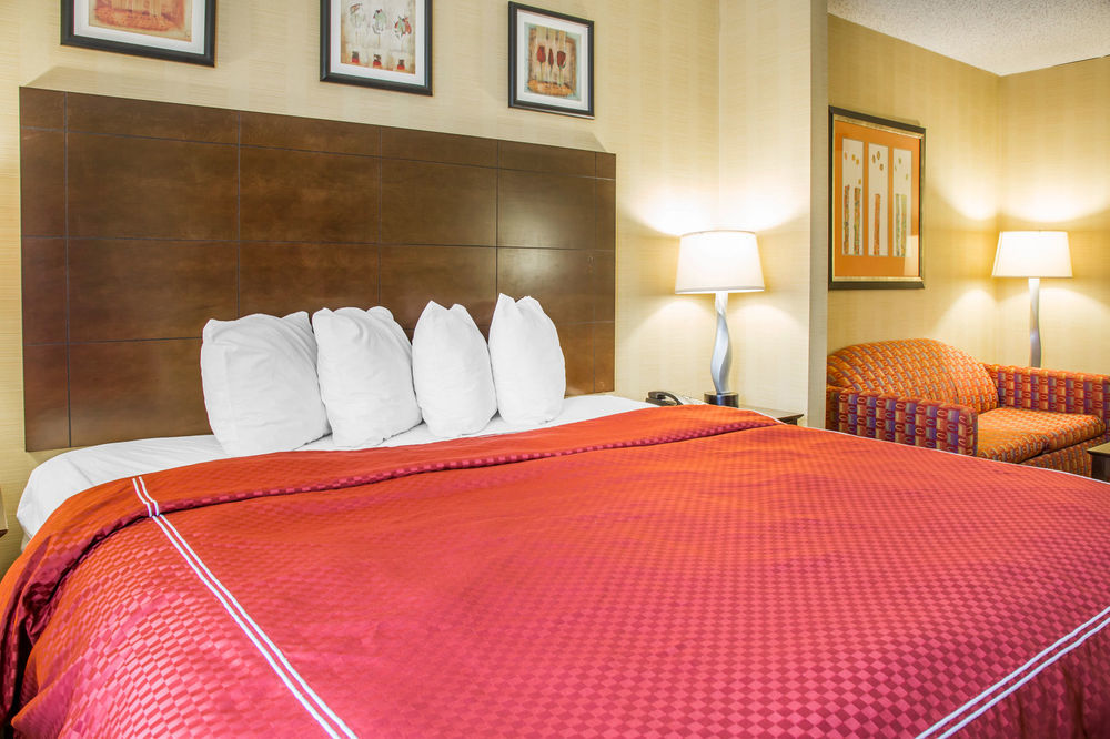 Quality Suites Stratford Bagian luar foto