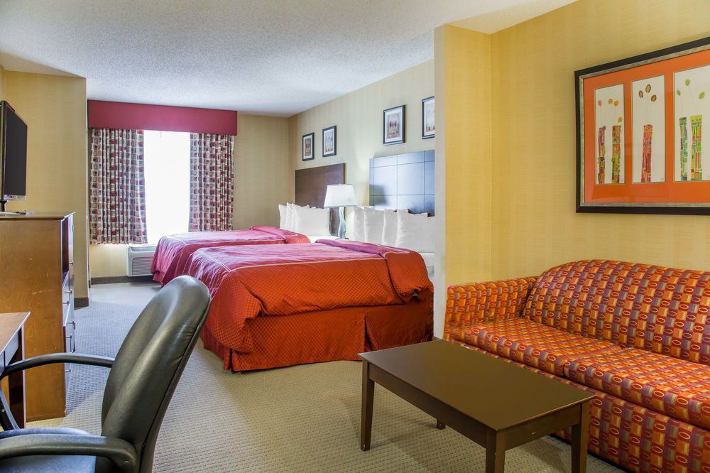 Quality Suites Stratford Bagian luar foto