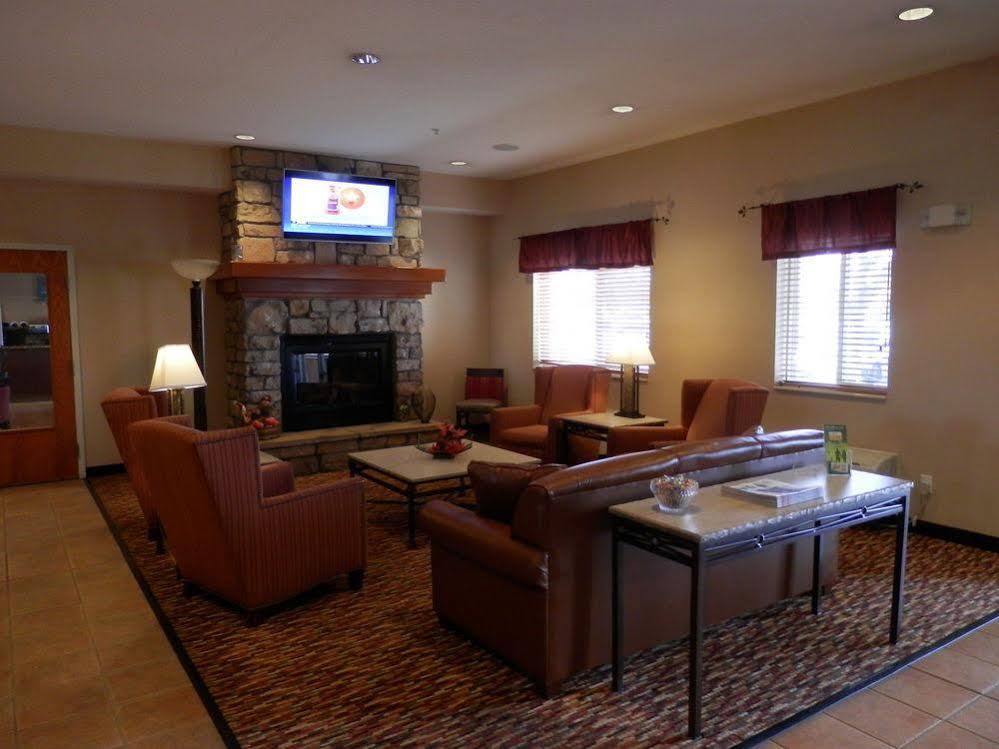 Quality Suites Stratford Bagian luar foto